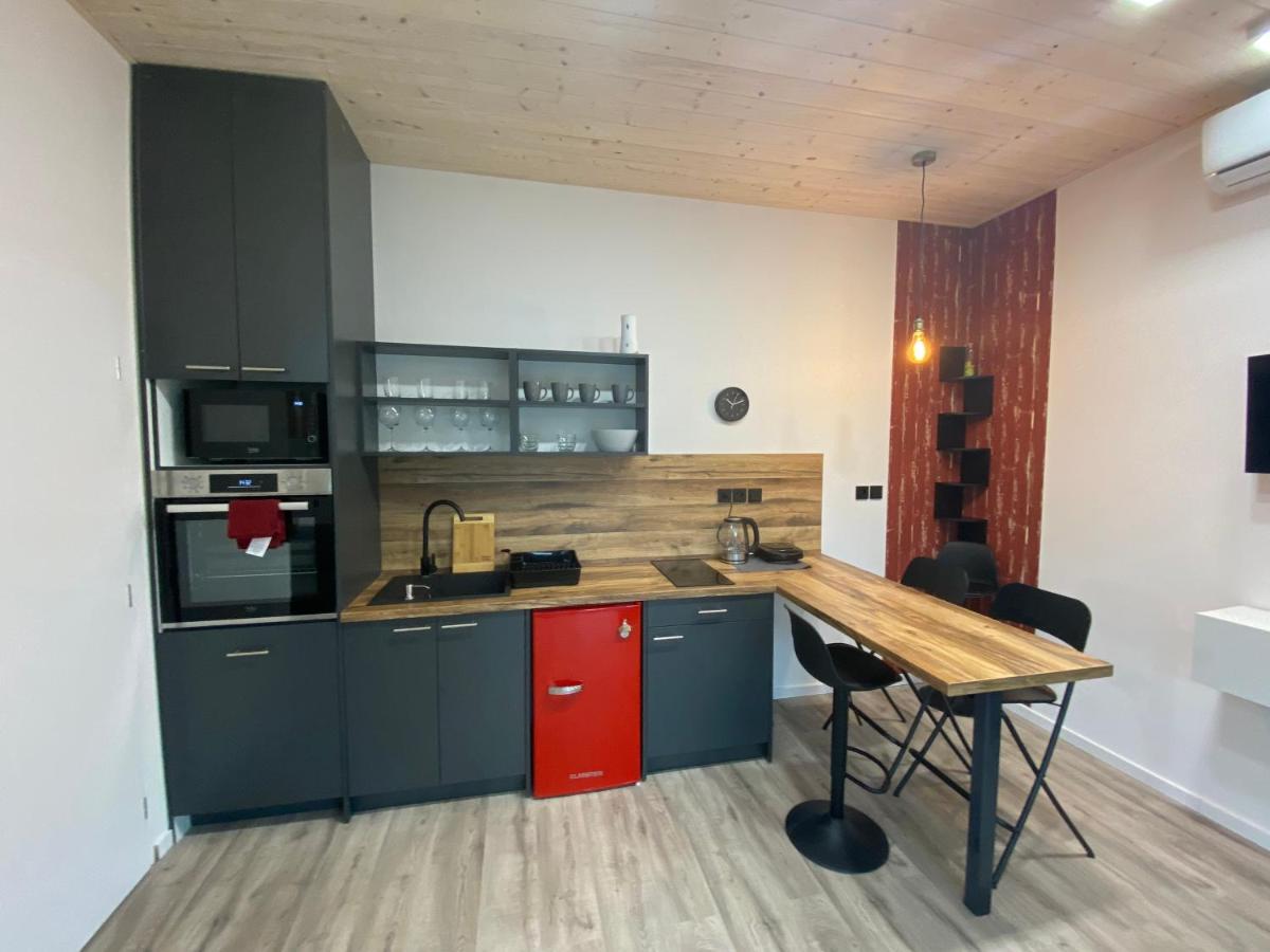 דירות פארדוביצה Tiny House מראה חיצוני תמונה